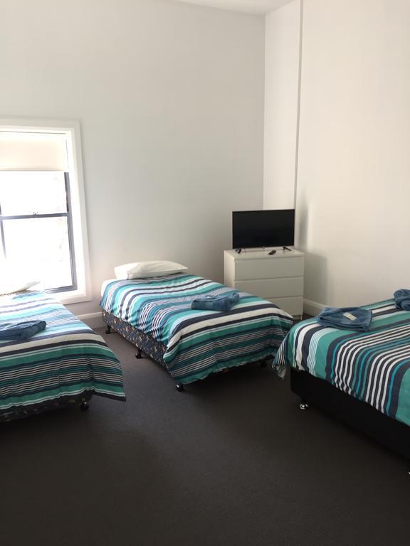 Crown Inn Hotel Kingston Se Dış mekan fotoğraf